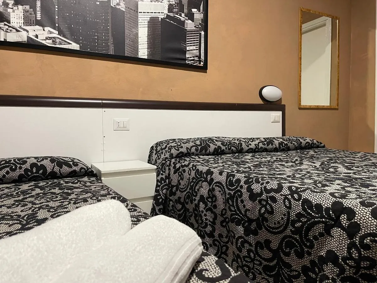 Lion Guesthouse Milán 0*,